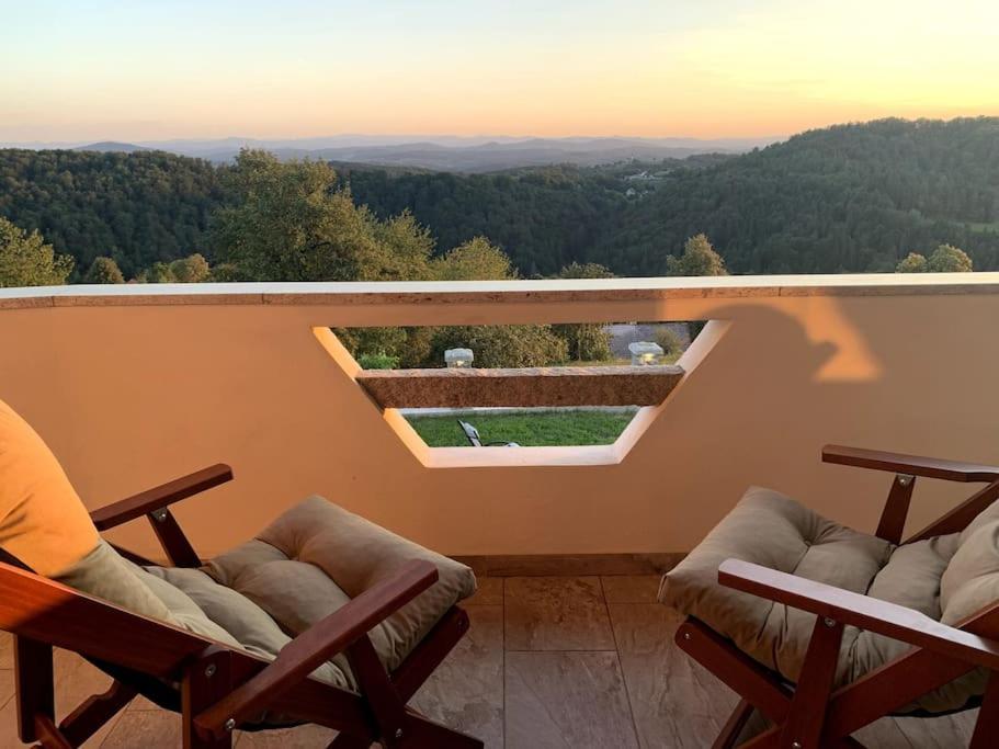 Zerko Holiday Home - Vineyard Chalet With Sauna And Jacuzzi Free Mirna Bagian luar foto