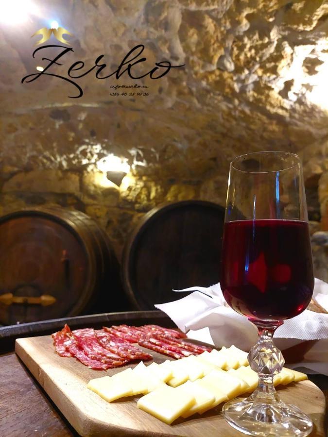 Zerko Holiday Home - Vineyard Chalet With Sauna And Jacuzzi Free Mirna Bagian luar foto